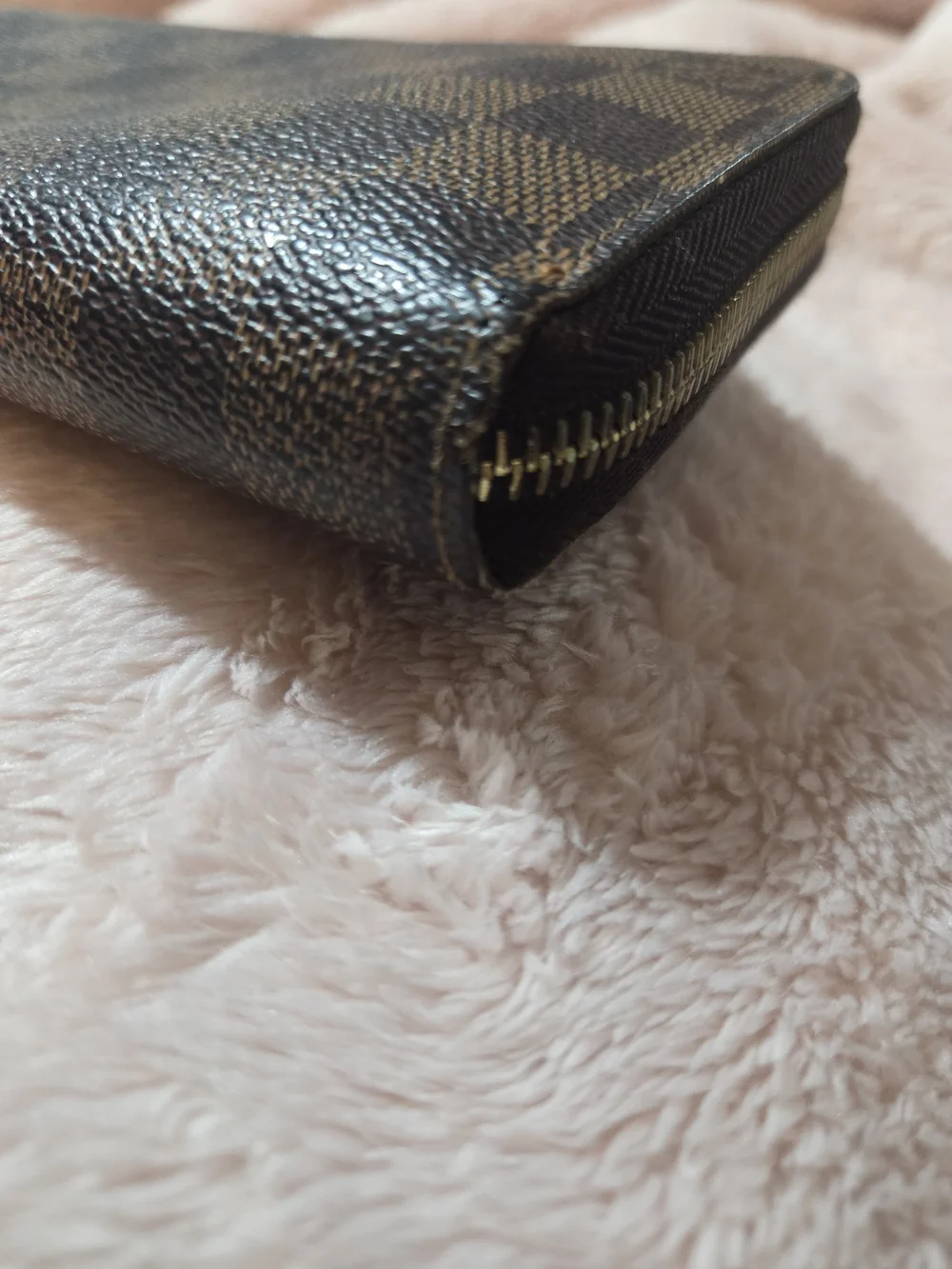 Louis Vuitton priced defect